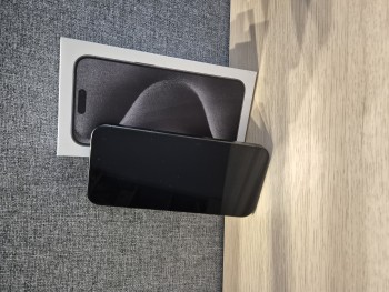 Syndyk sprzeda - smartfon iPhone 15 Pro Max, 256 GB